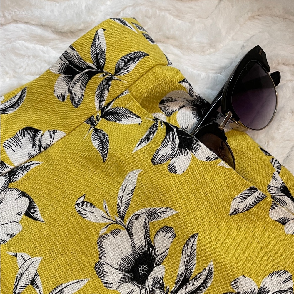 Banana Republic Linen/Rayon Yellow Floral Wide Leg Pants - Picture 4 of 12